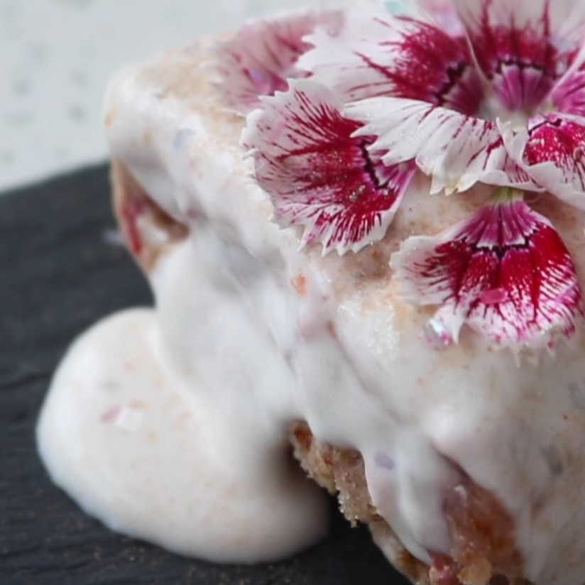 Raspberry Swiss Roll (vegan, gluten-free)