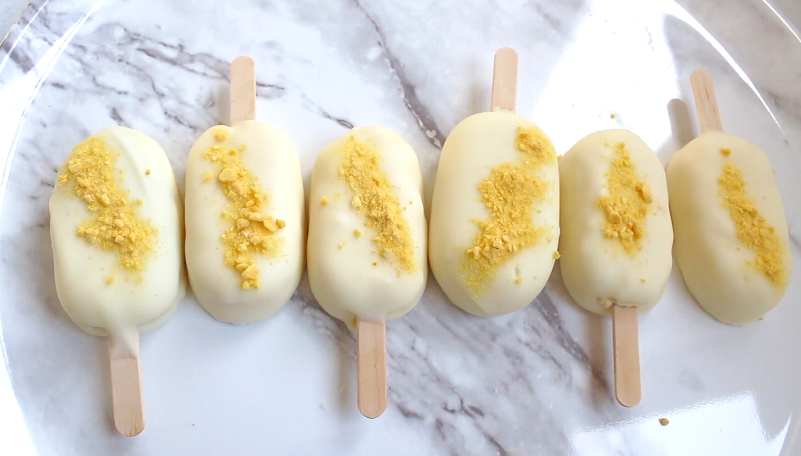 Heavenly No-Bake Mango Mousse Bars&nbsp;